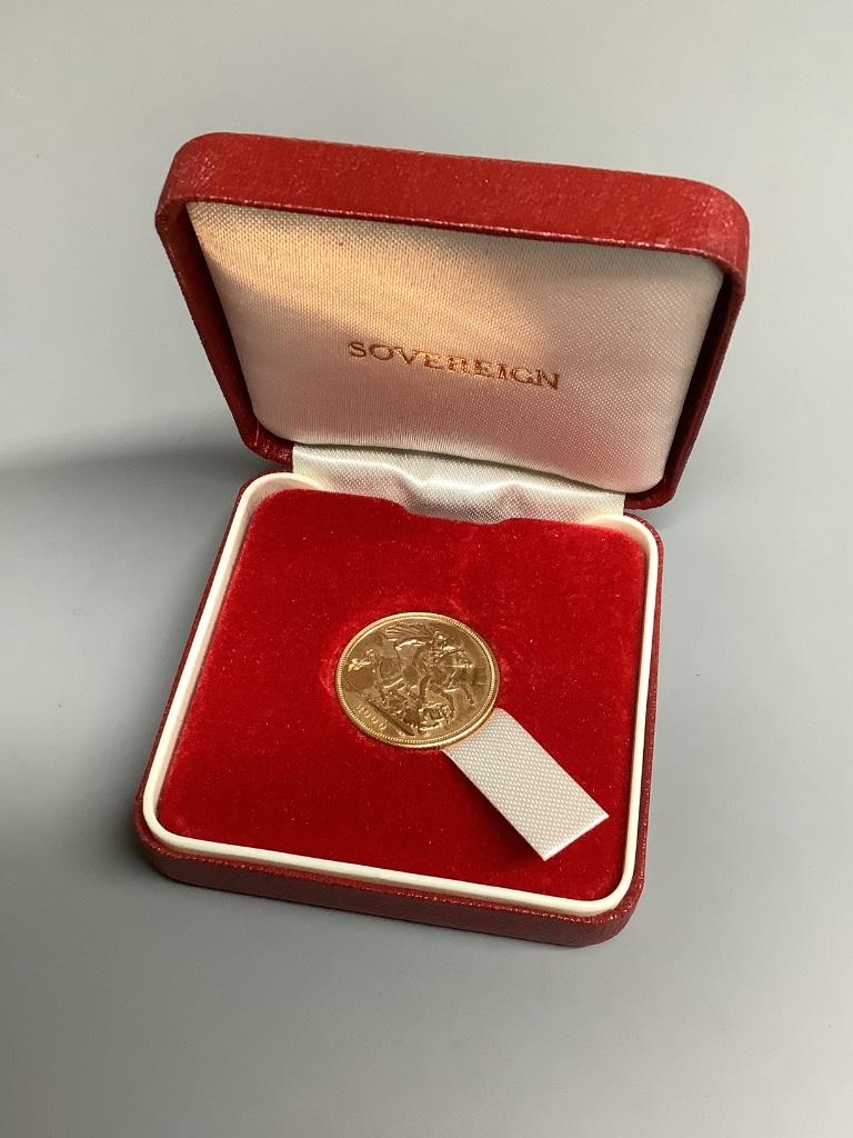 An Elizabeth II gold sovereign, 2000, boxed.